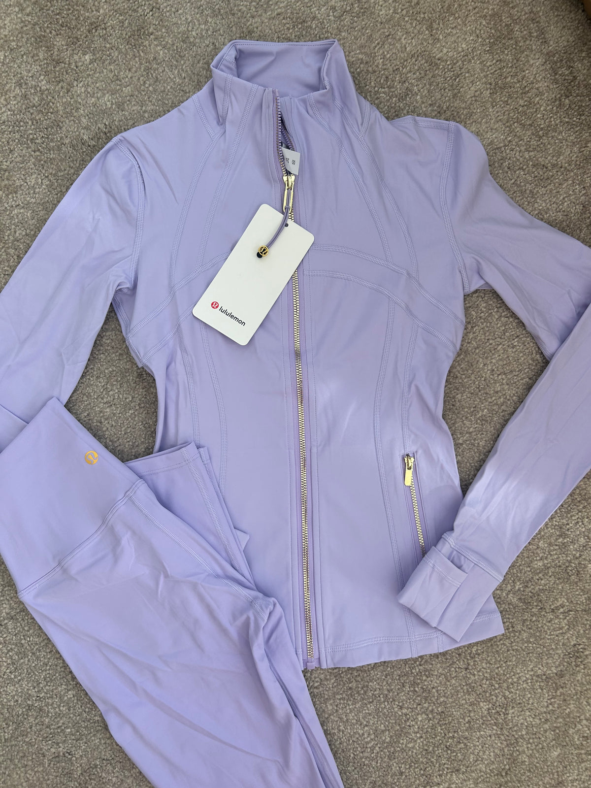 Lilic and gold zip