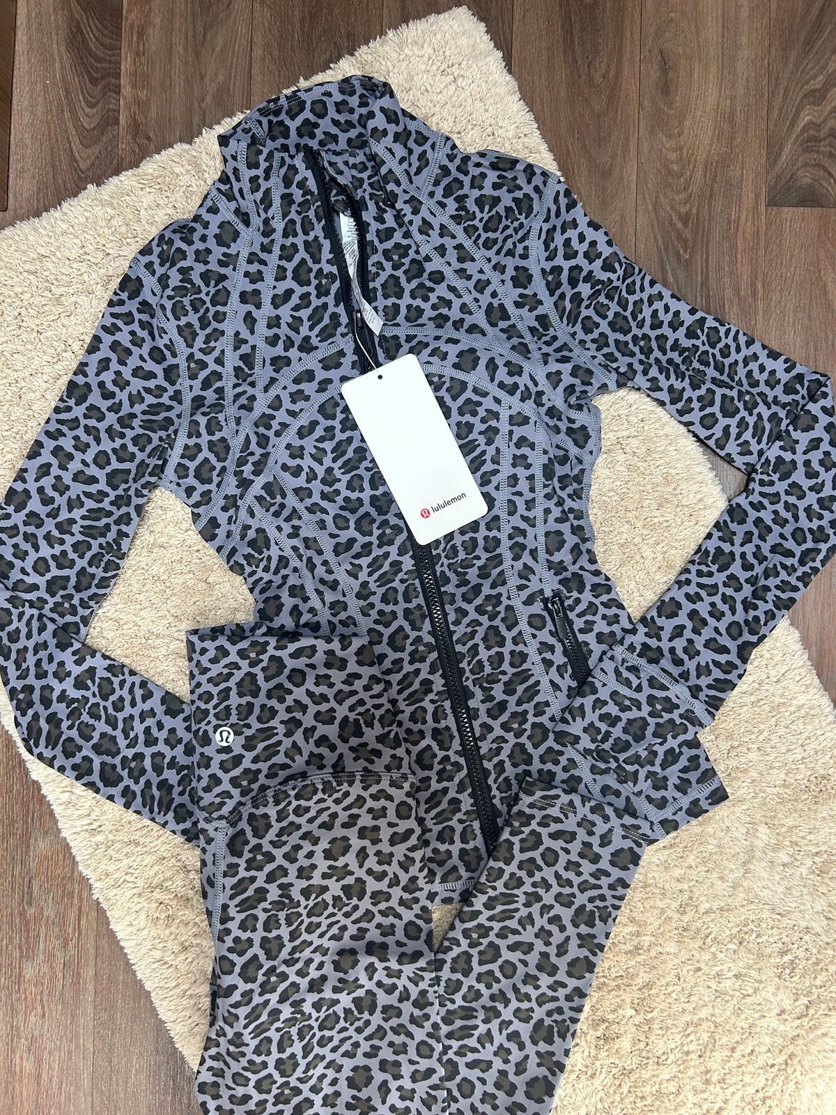 Lululemon leopard print set ￼