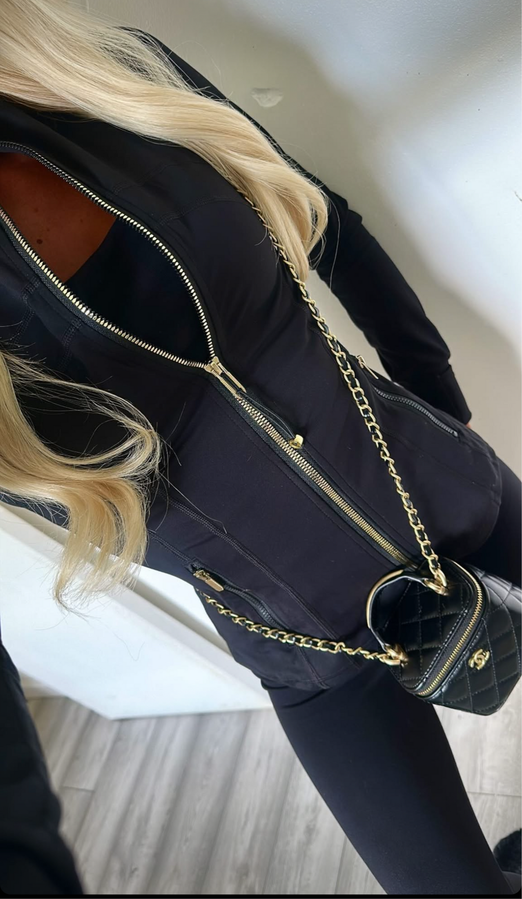 Black and gold set