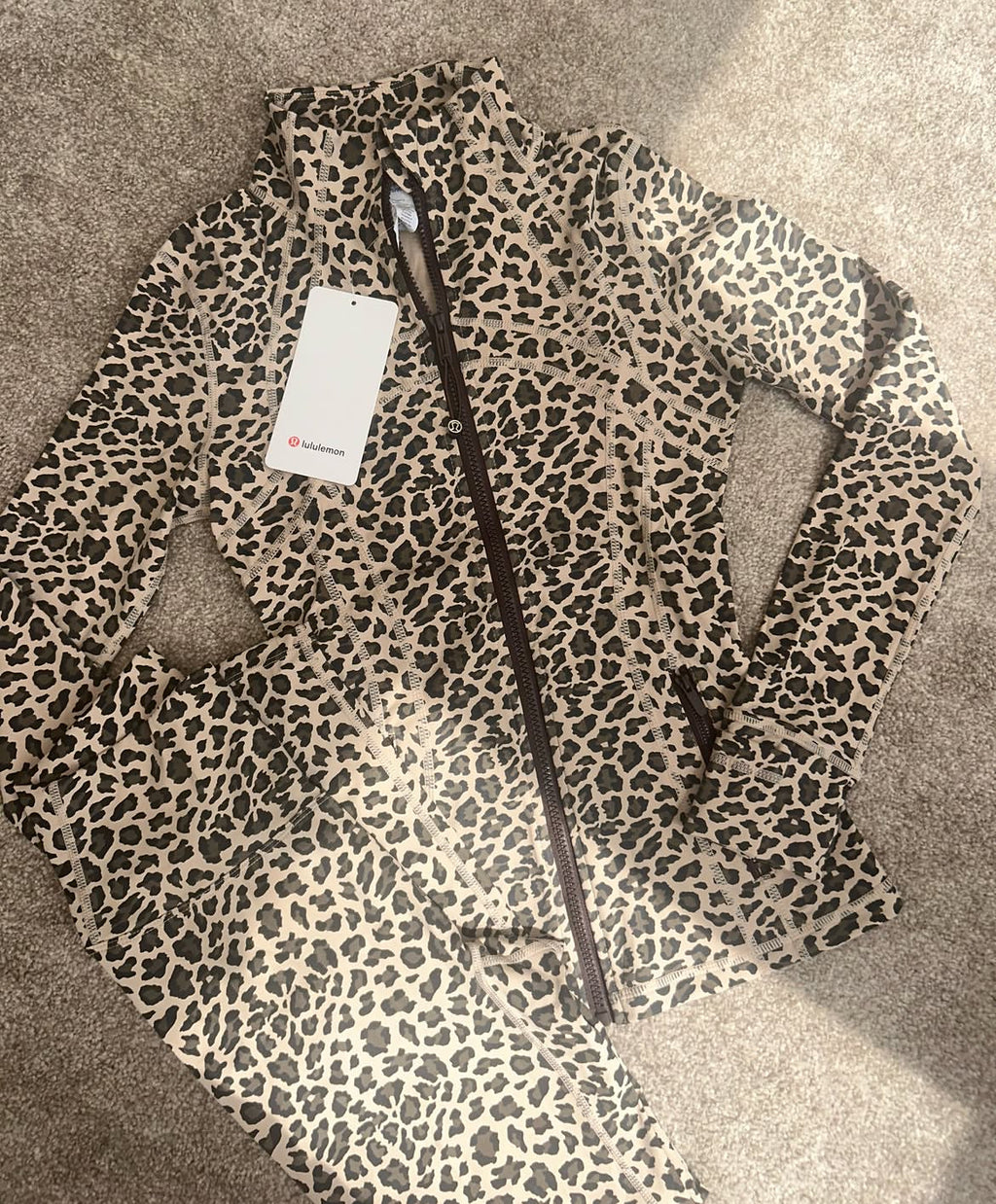 Lululemon leopard print set ￼
