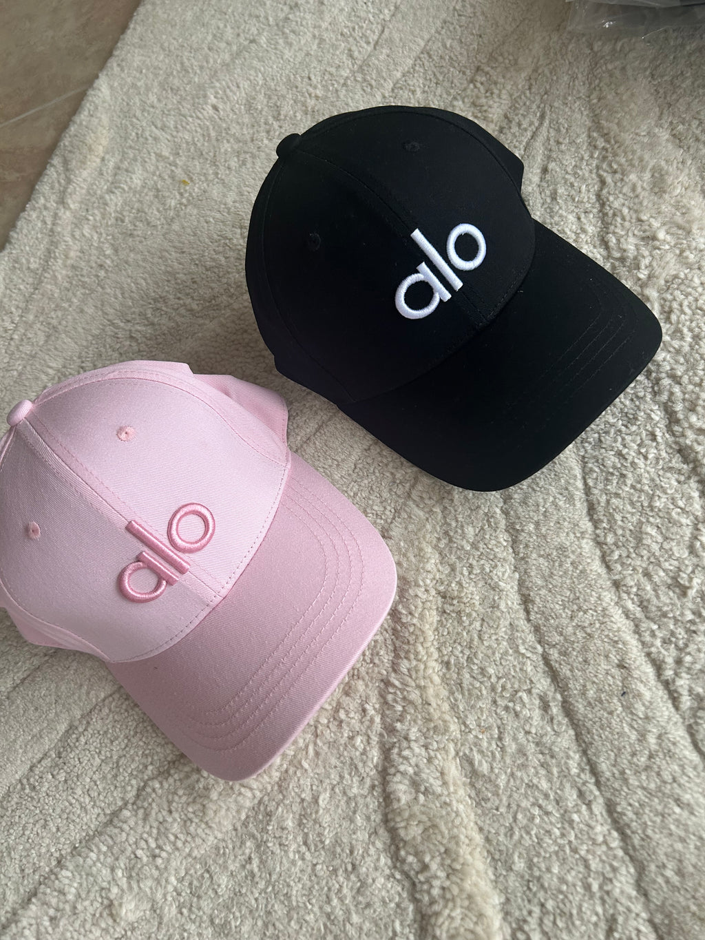 Caps